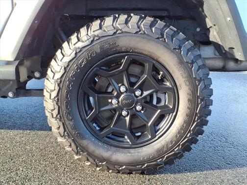 2022 Jeep Gladiator Sport