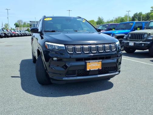 Diamond Black 2022 Jeep Compass Altitude