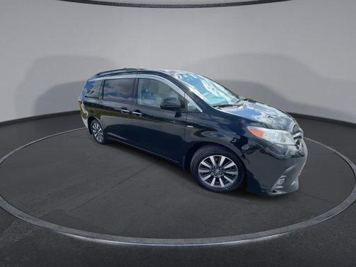 2018 Toyota Sienna XLE Premium