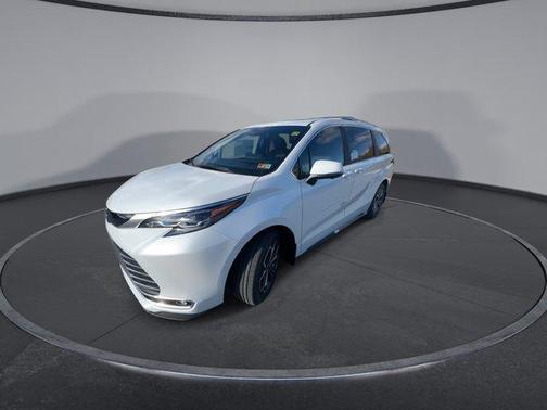 2025 Toyota Sienna Platinum