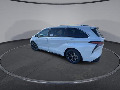 2025 Toyota Sienna Platinum