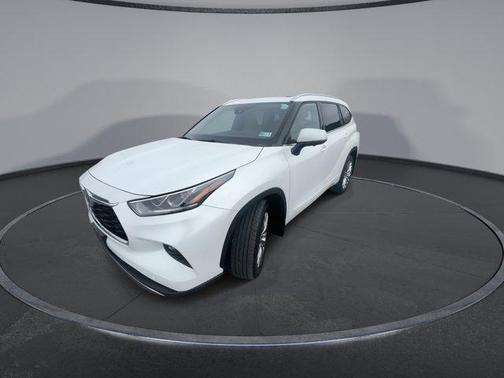 Wind Chill Pearl 2024 Toyota Highlander Platinum