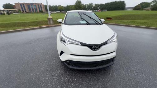 Blizzard Pearl 2018 Toyota C-HR XLE Premium