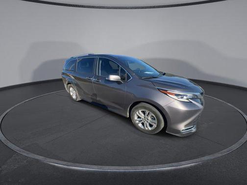 2023 Toyota Sienna Platinum 7 Passenger