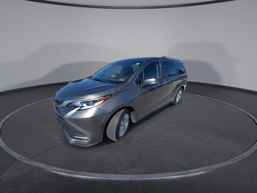 2023 Toyota Sienna Platinum 7 Passenger