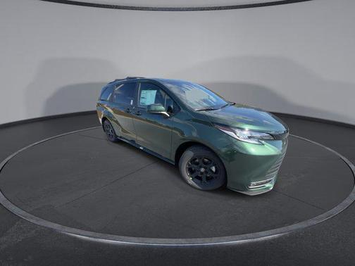 2025 Toyota Sienna Woodland Edition