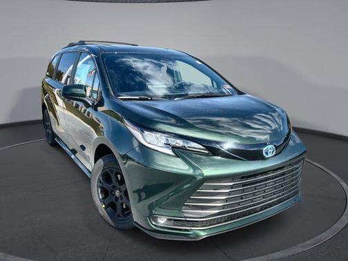 2025 Toyota Sienna Woodland Edition