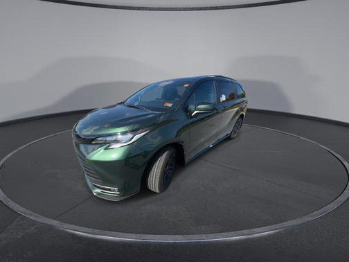 2025 Toyota Sienna Woodland Edition