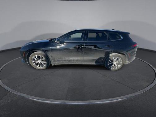 2025 Toyota Crown Signia XLE