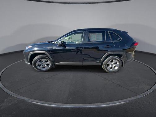 2022 Toyota RAV4 Hybrid LE
