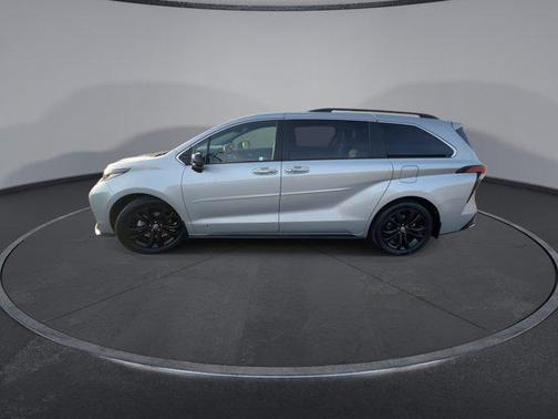 2021 Toyota Sienna XSE 7 Passenger