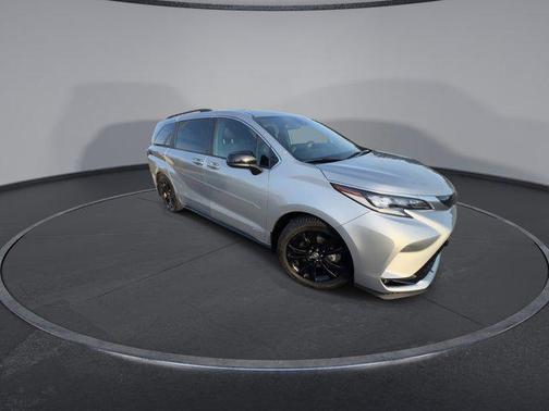 2021 Toyota Sienna XSE 7 Passenger