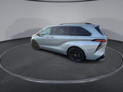 2021 Toyota Sienna XSE 7 Passenger