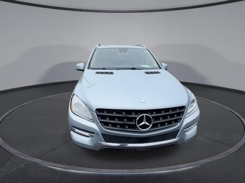 Diamond Silver Metallic 2015 Mercedes-Benz M-Class 4MATIC