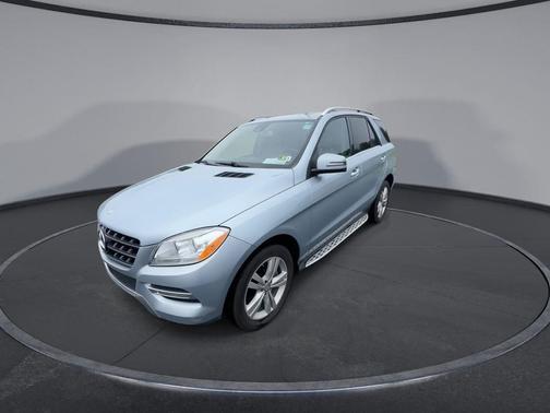 Diamond Silver Metallic 2015 Mercedes-Benz M-Class 4MATIC