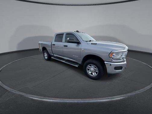 2022 RAM 2500 Tradesman Crew Cab 4x4 6'4' Box
