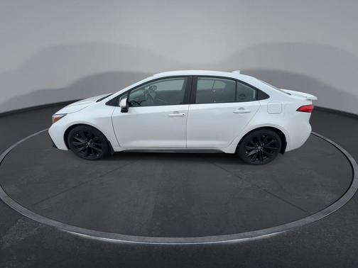Wind Chill Pearl 2023 Toyota Corolla SE