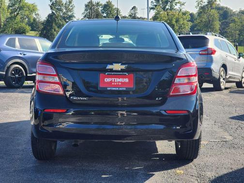 2020 Chevrolet Sonic FWD Sedan LT