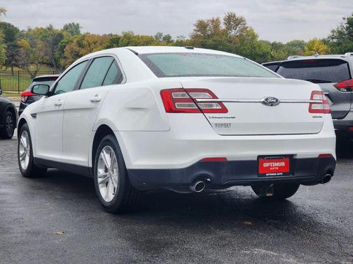 2016 Ford Taurus SE