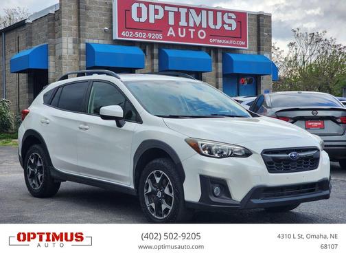 Crystal White Pearl 2018 Subaru Crosstrek 2.0i Premium