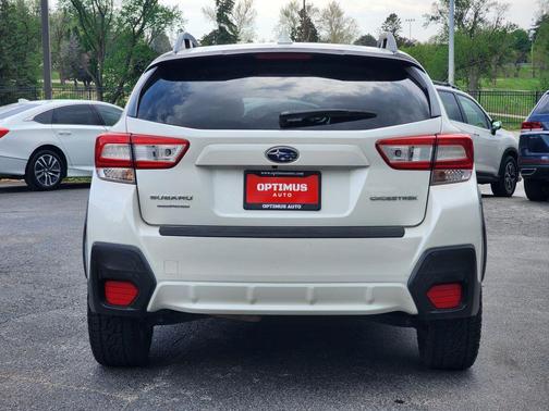 Crystal White Pearl 2018 Subaru Crosstrek 2.0i Premium