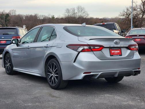 Celestial Silver Metallic 2021 Toyota Camry SE