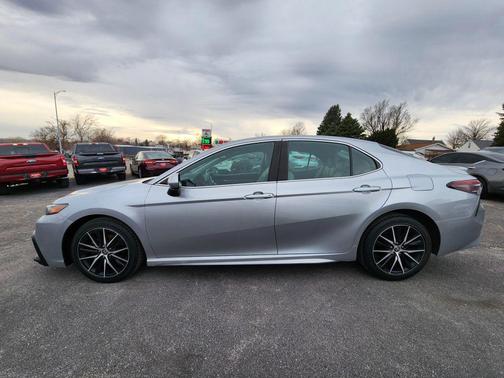 Celestial Silver Metallic 2021 Toyota Camry SE