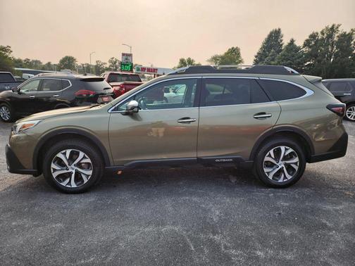 2022 Subaru Outback Touring