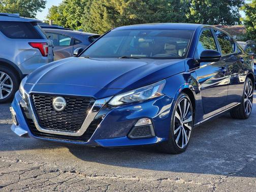 2022 Nissan Altima SR FWD