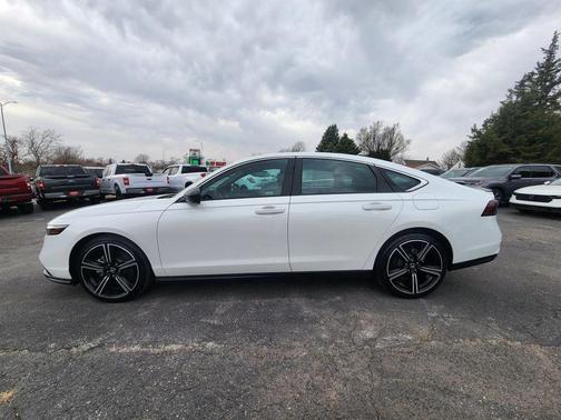 Platinum White Pearl 2024 Honda Accord Hybrid Sport
