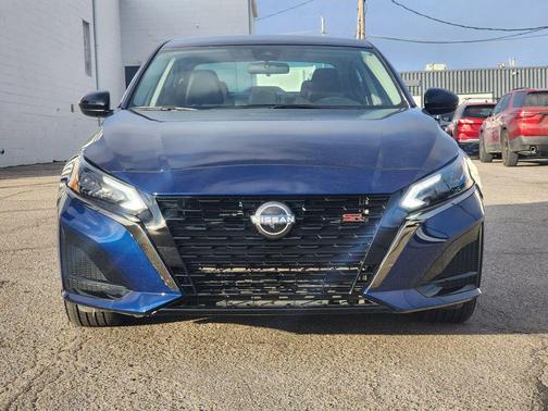 2023 Nissan Altima SR FWD