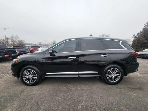 2017 INFINITI QX60 Base
