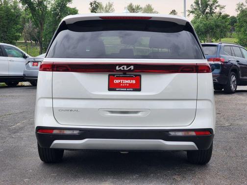 Snow White Pearl 2024 Kia Carnival LX