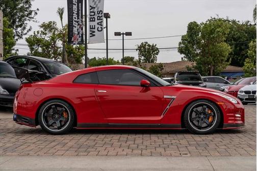 2014 Nissan GT-R Black Edition