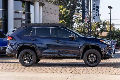 2021 Toyota RAV4 Hybrid SE