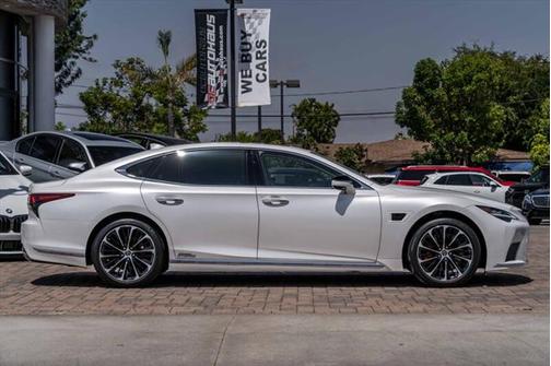 2022 Lexus LS 500h Base