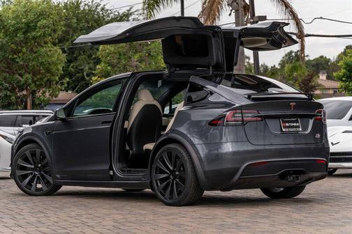 2022 Tesla Model X Plaid Tri Motor All-Wheel Drive