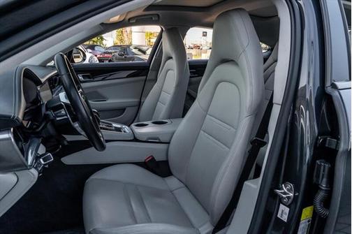 2020 Porsche Panamera 4