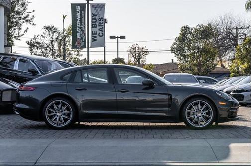 2020 Porsche Panamera 4