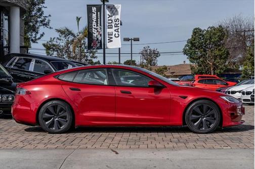 2022 Tesla Model S Plaid