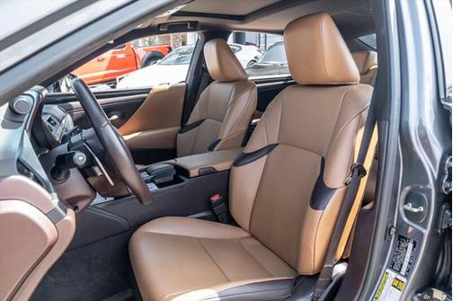 2021 Lexus ES 300h Base