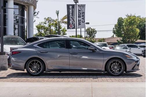 2021 Lexus ES 300h Base