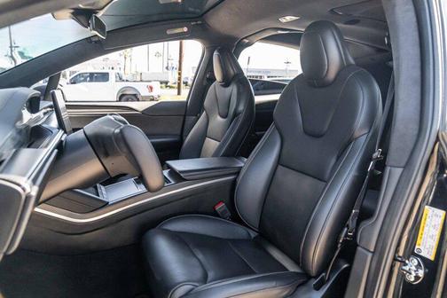 2022 Tesla Model X Plaid Tri Motor All-Wheel Drive