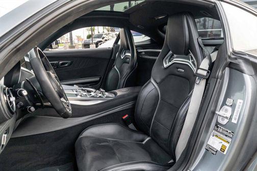 2016 Mercedes-Benz AMG GT S