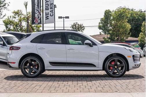 2018 Porsche Macan Turbo