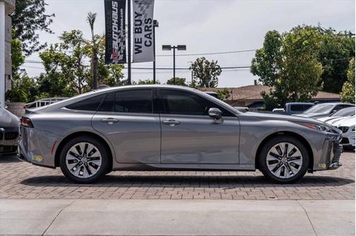 2022 Toyota Mirai Base