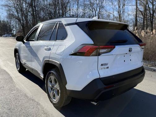 2022 Toyota RAV4 Hybrid LE
