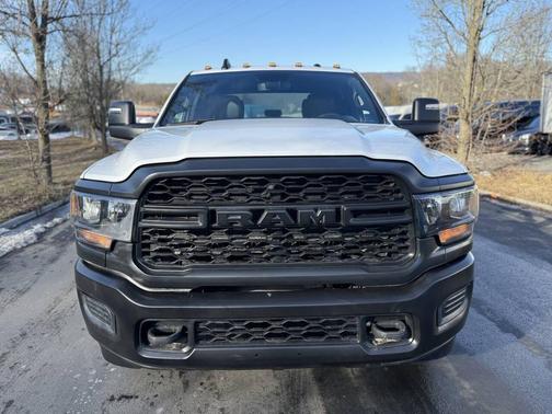 2023 RAM 2500 Tradesman Crew Cab 4x4 6'4' Box