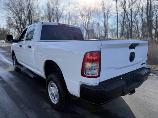 2023 RAM 2500 Tradesman Crew Cab 4x4 6'4' Box