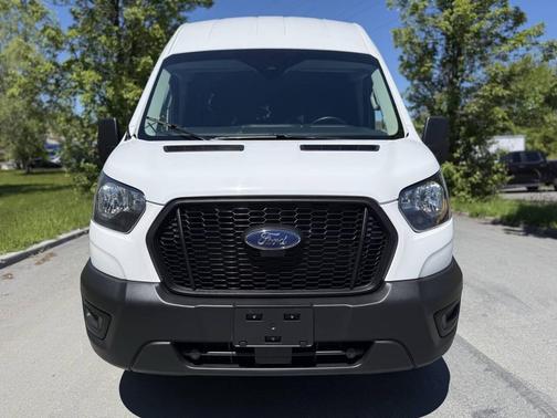 Oxford White 2024 Ford Transit-250 Base